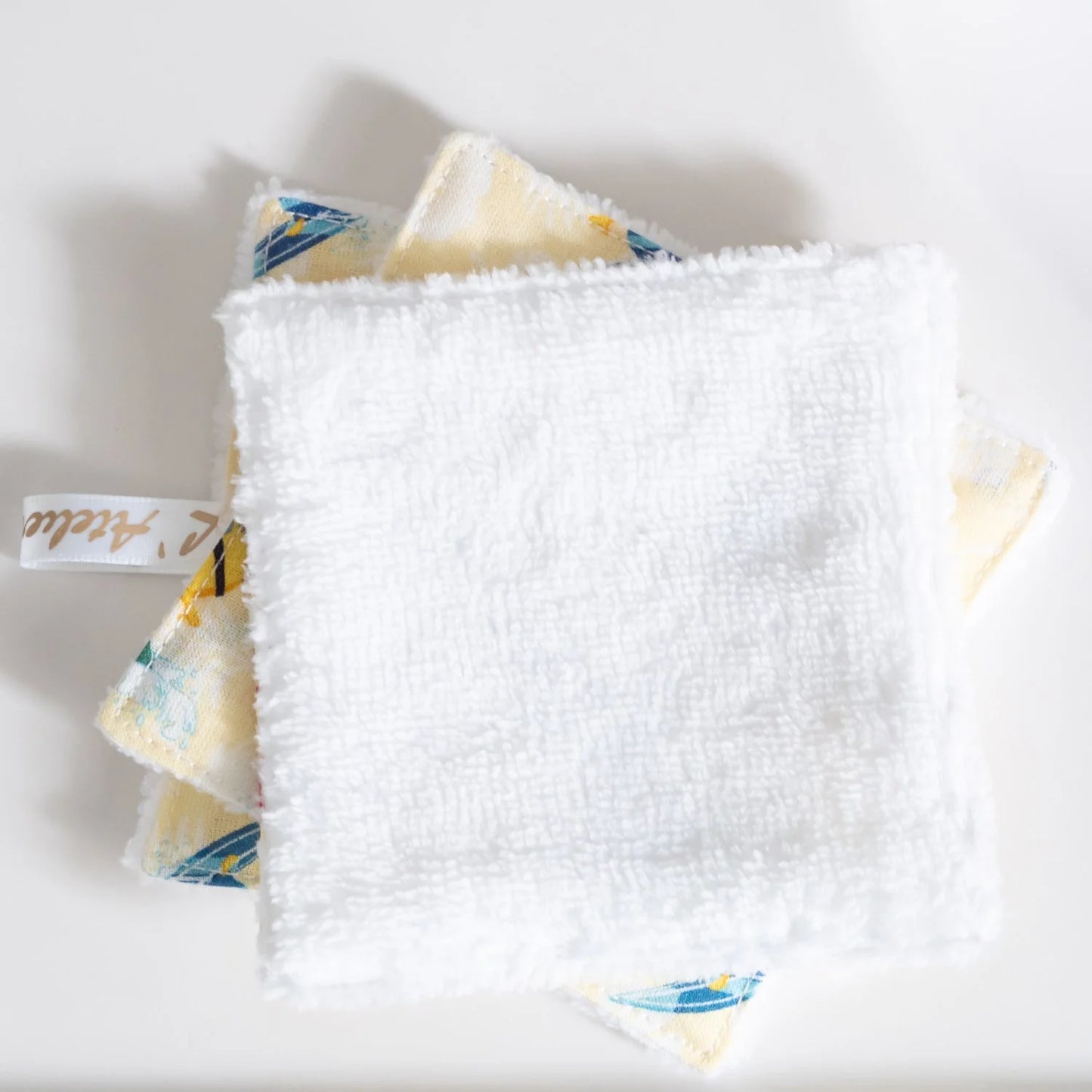 Coton lavable Bio et panier Les Minions Surfeur