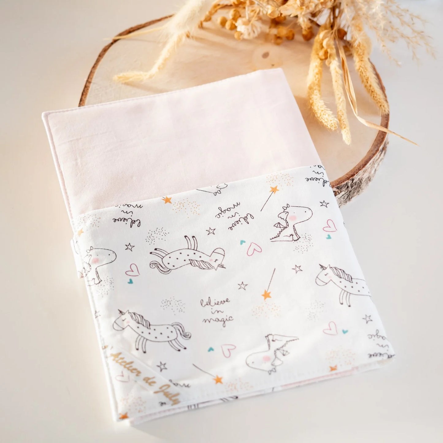 Protège carnet de santé Licornes phosphorescentes - L'Atelier de July