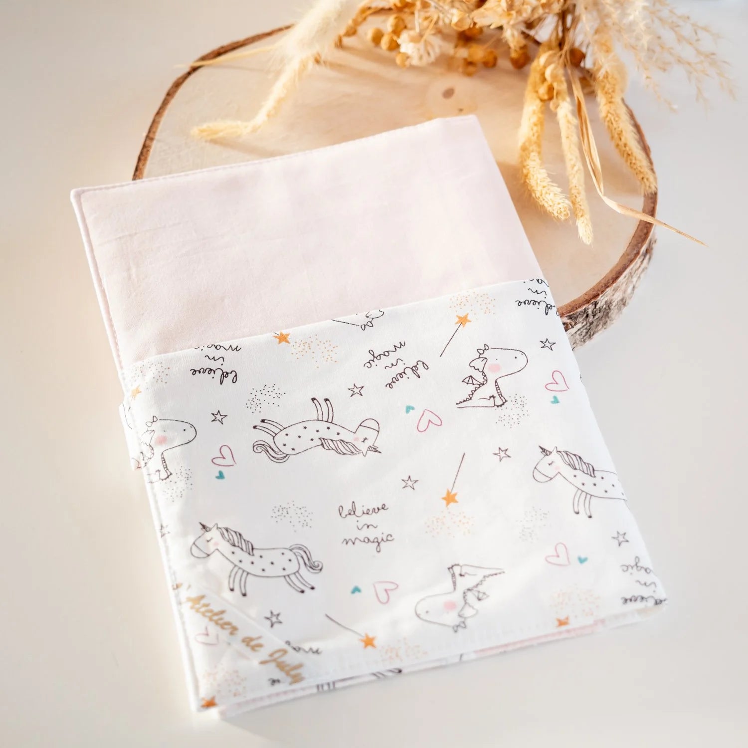 Protège carnet de santé Licornes phosphorescentes - L'Atelier de July