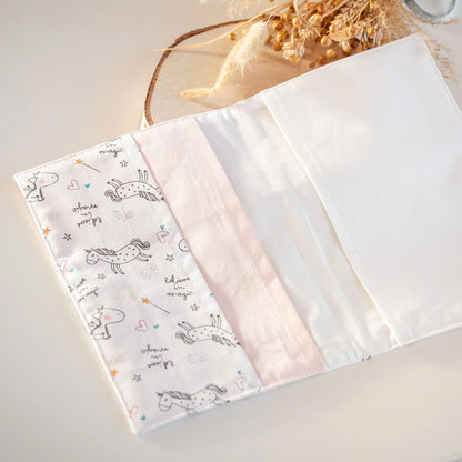 Protège carnet de santé Licornes phosphorescentes - L'Atelier de July