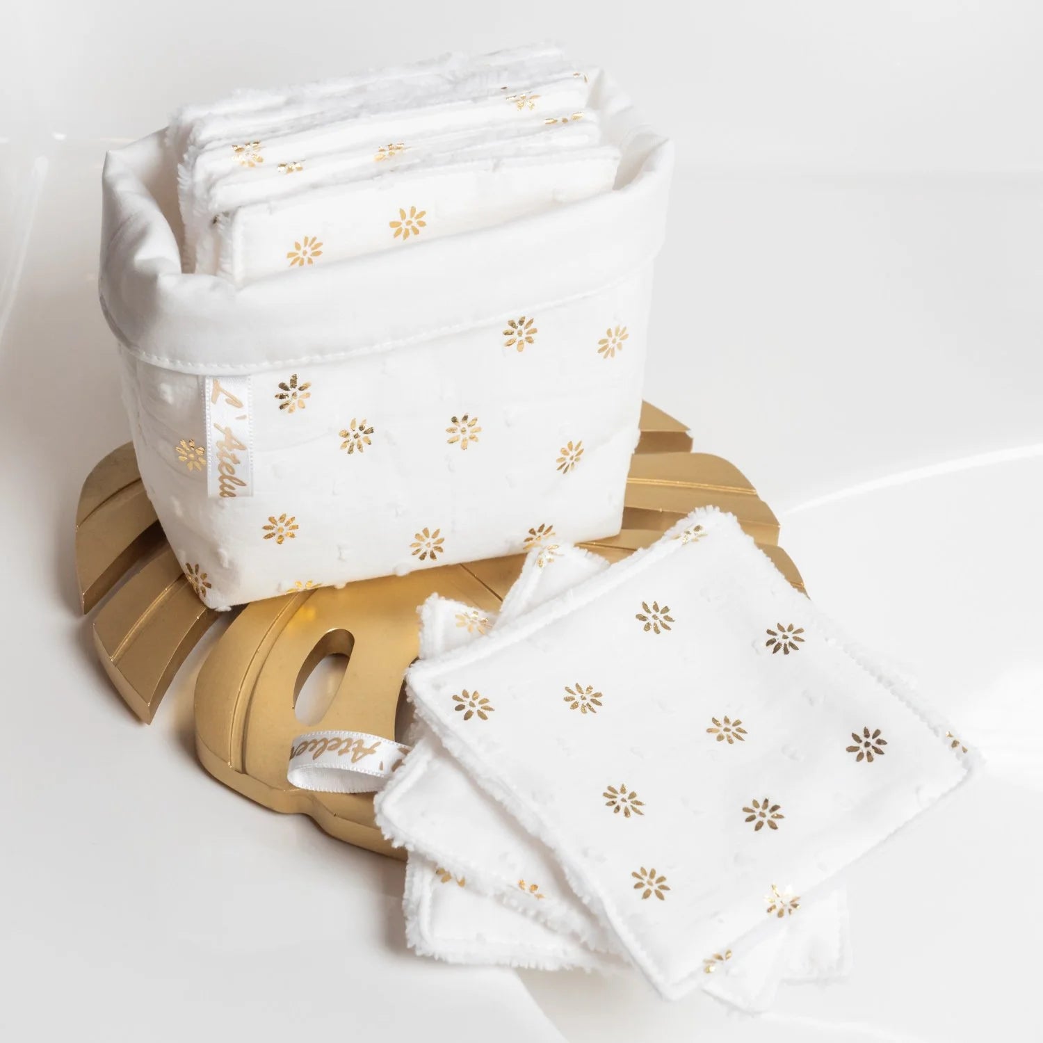 Coton lavable réutilisable en tissu et panier en plumetis Agathe Doré - L'Atelier de July