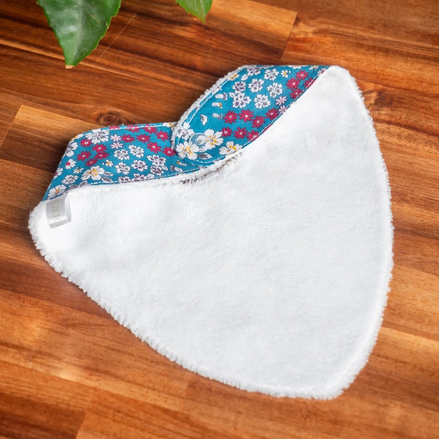 Bavoir bandana en tissu bio Oeko-Tex Liberty - L'Atelier de July