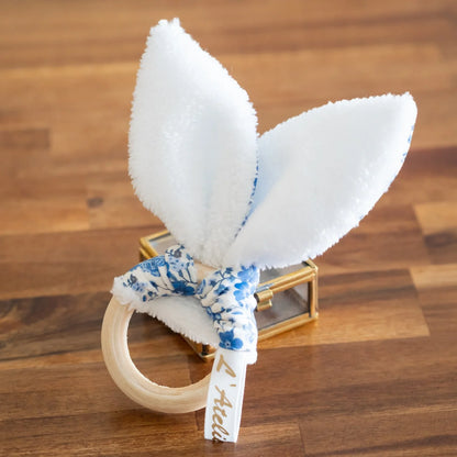 Anneau de dentition Blue Liberty pour bébé en tissu Bio et bois - L'Atelier de July