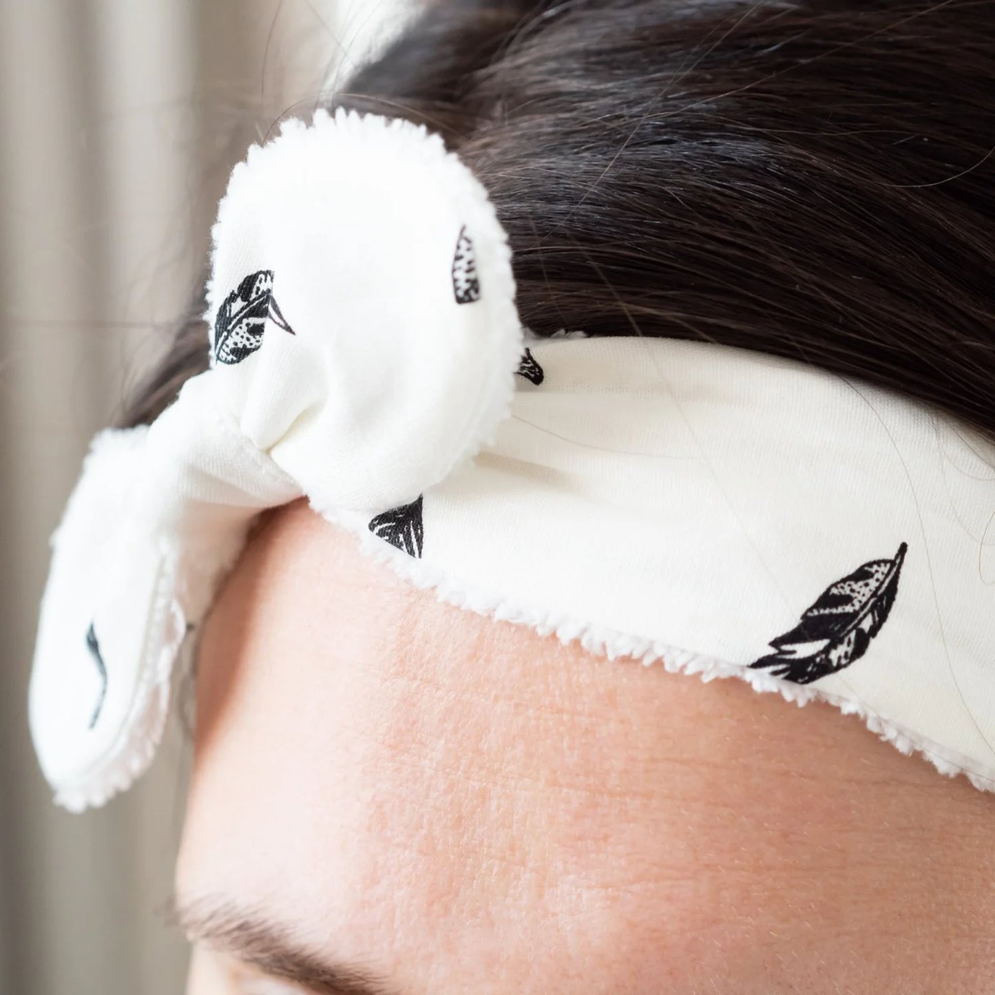 Bandeau éponge en tissu Bio "Plume Noire"