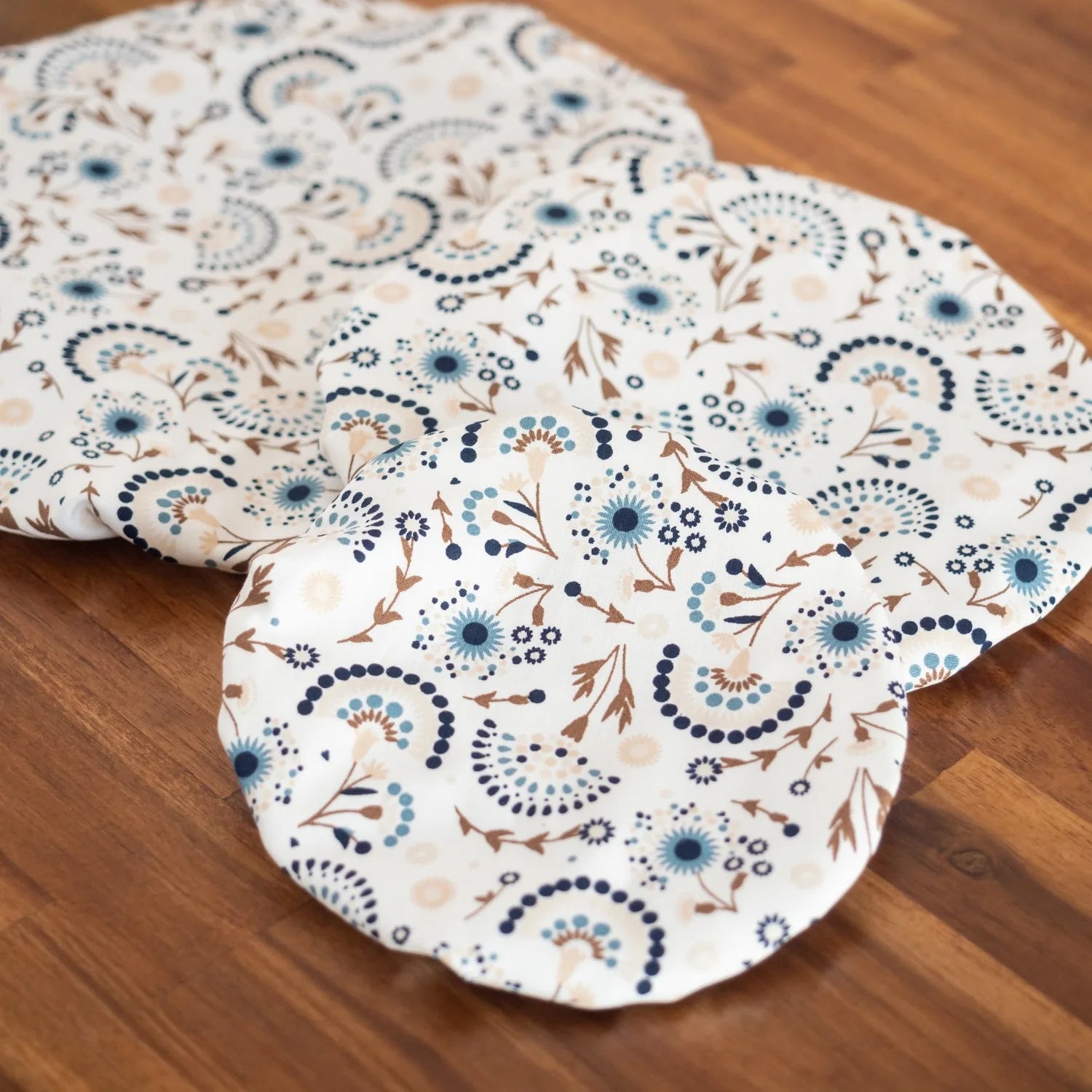 Charlotte / couvre-plat en tissu bio "White Éventail"