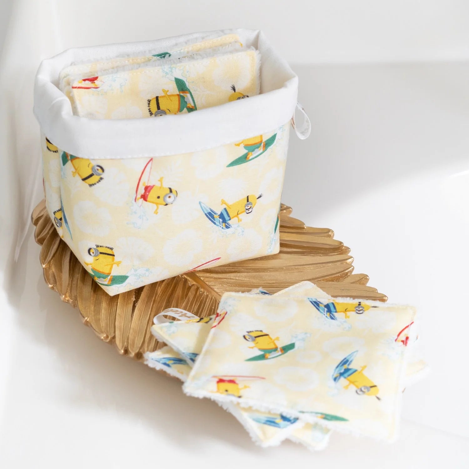 Coton lavable réutilisable en tissu et panier Les Minions Surfeur - L'Atelier de July