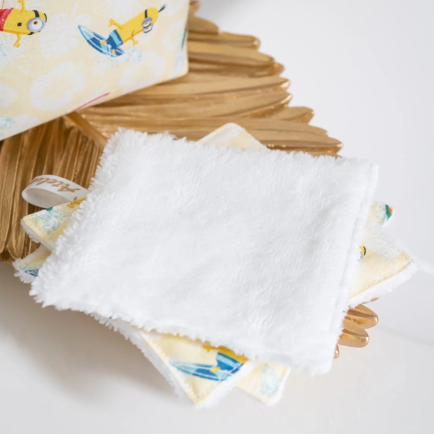 Coton lavable Bio et panier Les Minions Surfeur