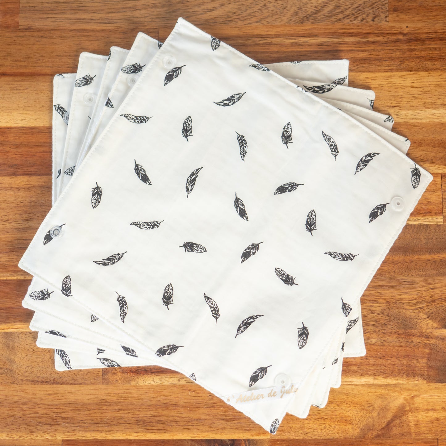 Essuie-tout lavable réutilisable en tissu et nid d’abeille Plume noire - L'Atelier de July