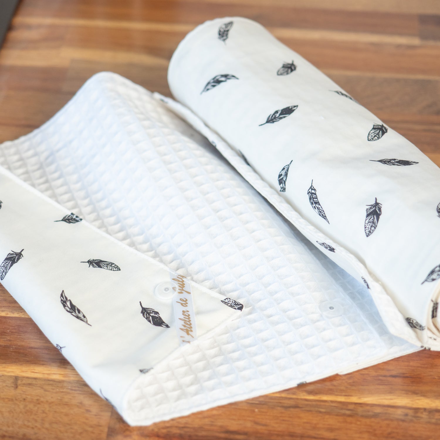 Essuie-tout lavable réutilisable en tissu et nid d’abeille Plume noire - L'Atelier de July