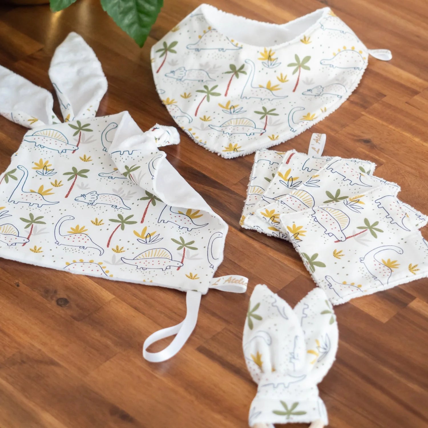 Lot naissance bébé BIO Dino - L'Atelier de July