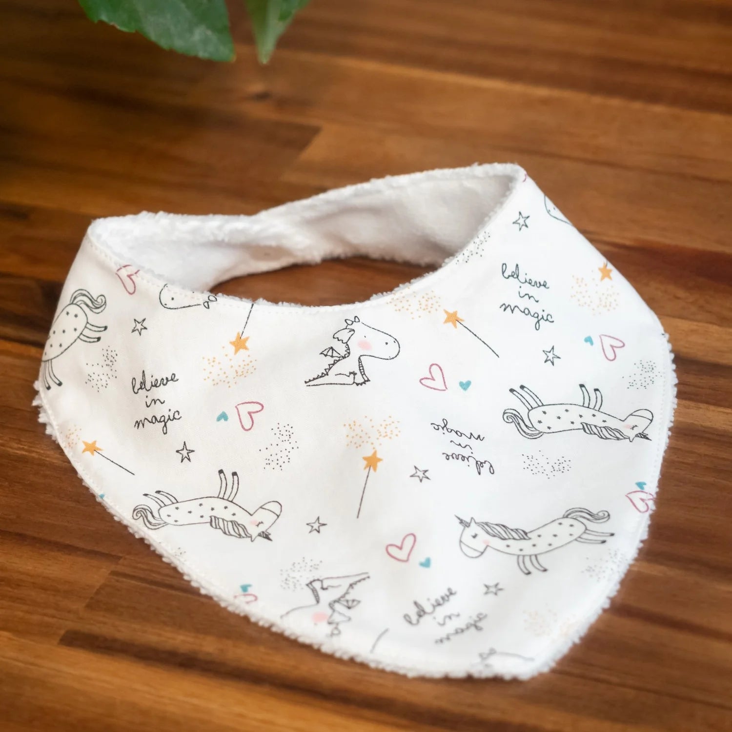 Bavoir bandana en tissu bio Oeko-Tex Licornes phosphorescentes - L'Atelier de July